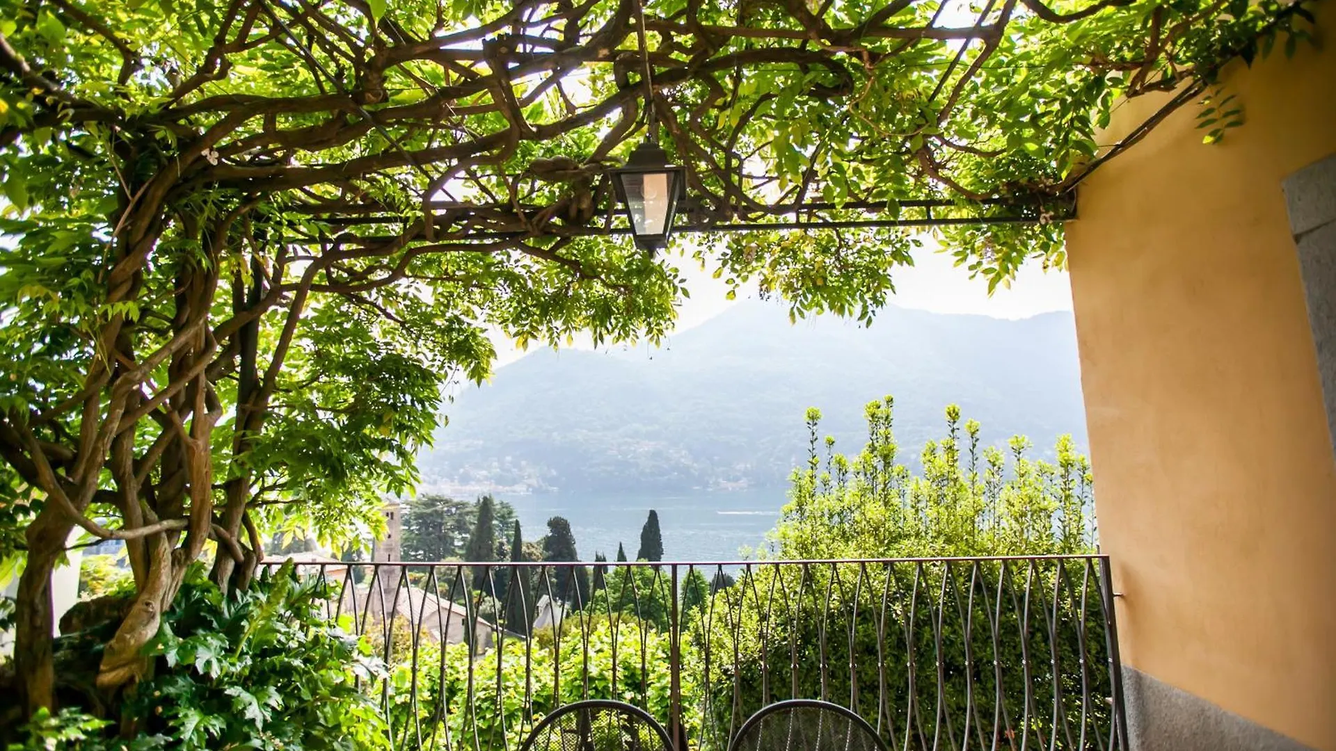 Appartamento In Villa Fioravante By Wonderful Italy Moltrasio 0*,