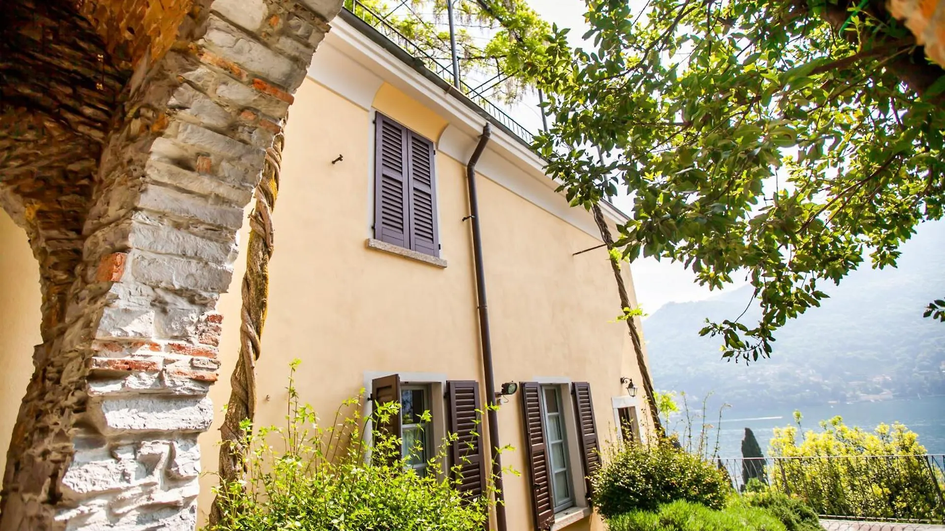 Appartamento In Villa Fioravante By Wonderful Italy Moltrasio 0*,